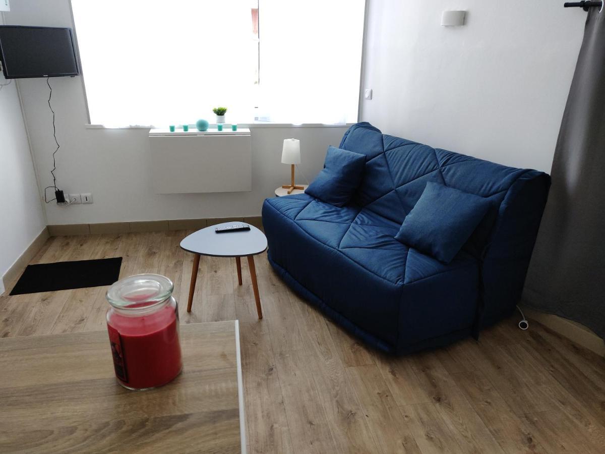 Apartment Cosy - Proche Gare & Centre-ville - Stationnement - Cour Interieure Table & Chaises