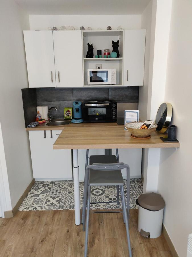 Cosy - Proche Gare & Centre-ville - Stationnement - Cour Interieure Table & Chaises