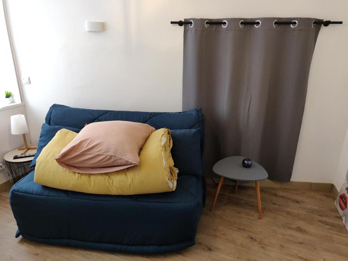 Cosy - Proche Gare & Centre-ville - Stationnement - Cour Interieure Table & Chaises * Saint-Brieuc