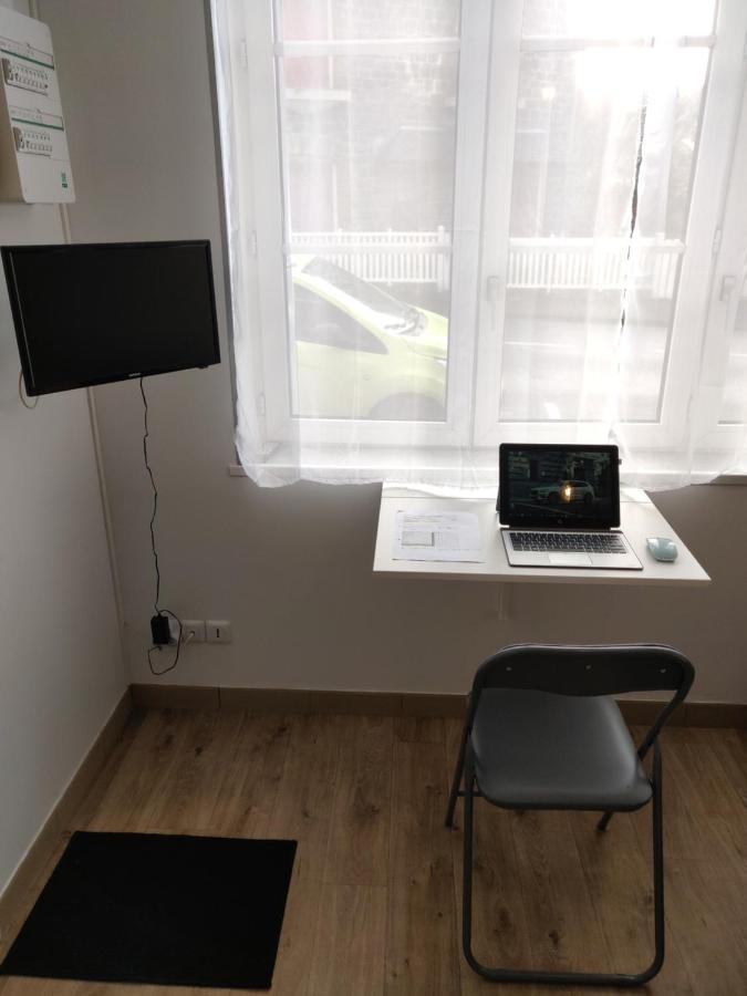 Apartment Cosy - Proche Gare & Centre-ville - Stationnement - Cour Interieure Table & Chaises