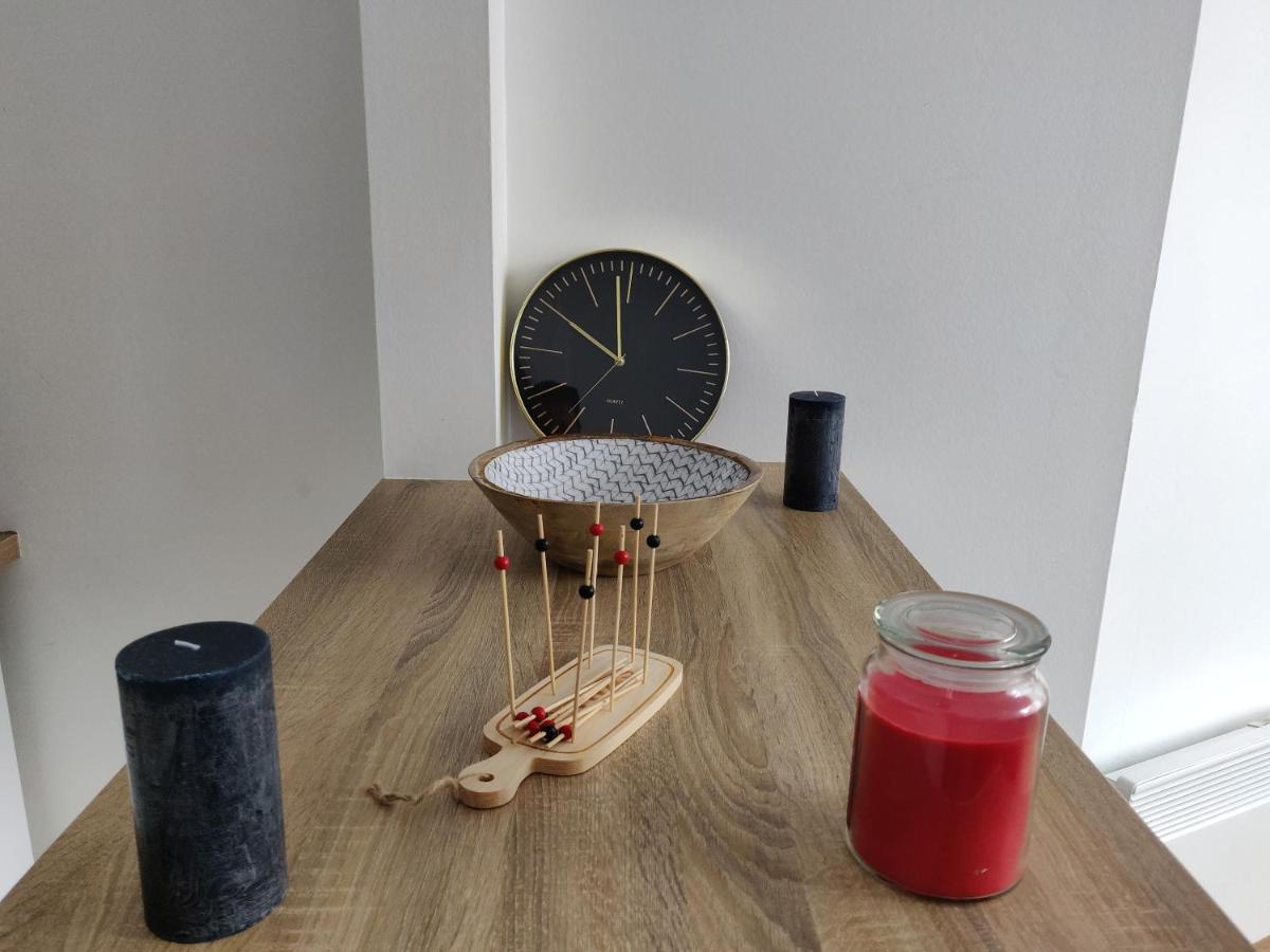 Cosy - Proche Gare & Centre-ville - Stationnement - Cour Interieure Table & Chaises